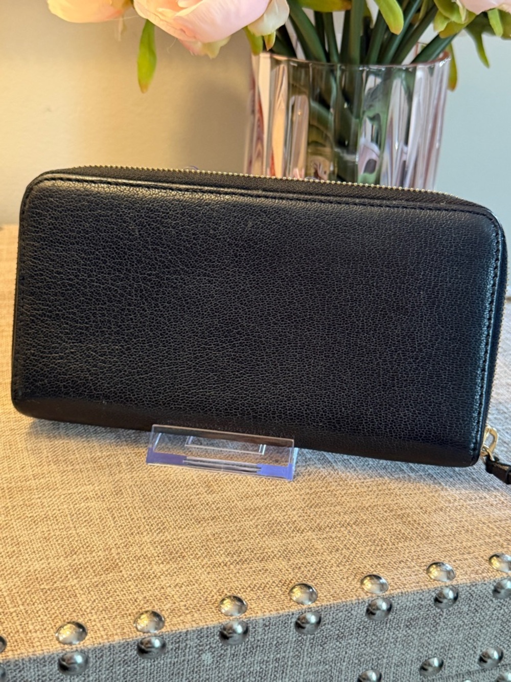 EUC Balenciaga Black Leather Zip Wallet with Gold Hardware - Picture 6 of 17